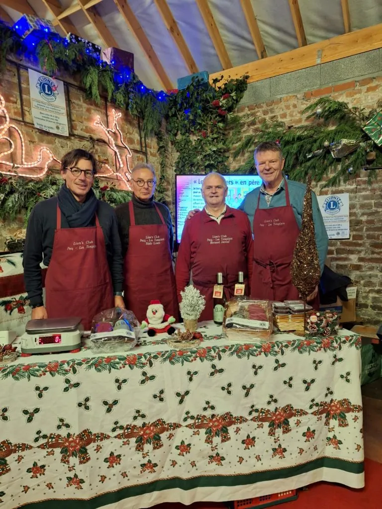 Stand du Lions Club Pecq Les Templiers au Marché de Noël de Marquain